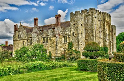 Visiting Anne Boleyn's Hever Castle, The Complete Guide - The Geographical Cure