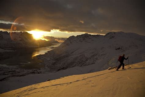 Skiing in Lofoten, Northern Norway Copyright: Espen Mortensen | Lofoten, Skiing, Off piste skiing