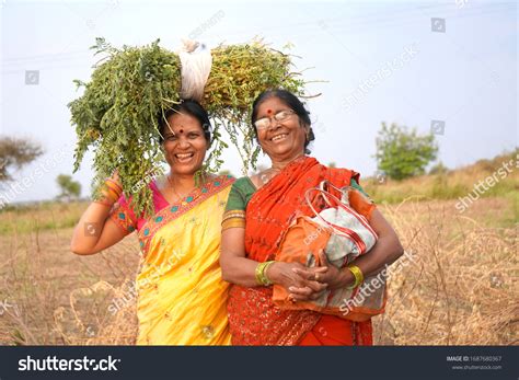 Rural Indian Women Field Maharashtra India Stock Photo 1687680367 ...