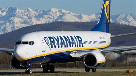 Boeing Delivers 450th Next-Generation 737-800 to Ryanair - Aviation News