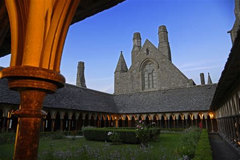 Mont St-Michel - Cloister at Night (1) | Mont Saint-Michel | Pictures | France in Global-Geography