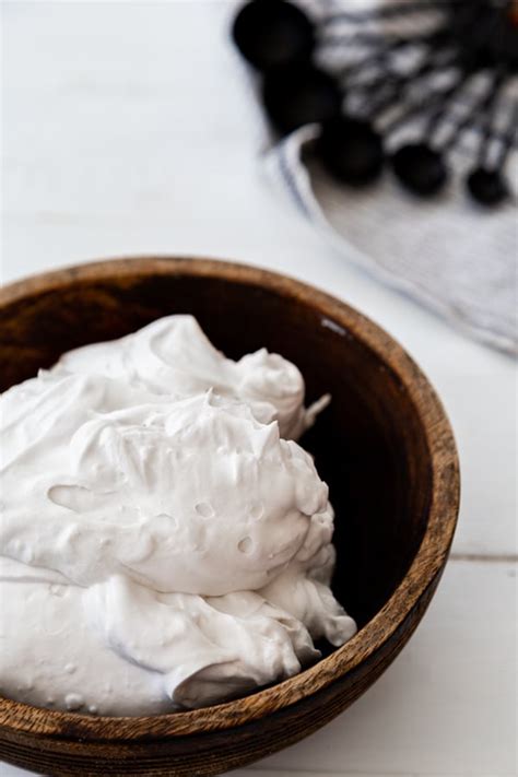 Easy Coconut Milk Whipped Cream Recipe - Veganosity