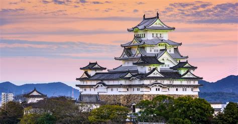 Oszakából: Himeji kastély, Kokoen kert és templomlátogatás | GetYourGuide