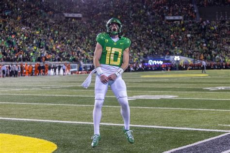 Watch: Oregon Ducks’ Bo Nix throws incredible TD pass to Troy Franklin ...