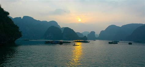 See sunset and sunrise on Halong Bay (Nov. 2024)