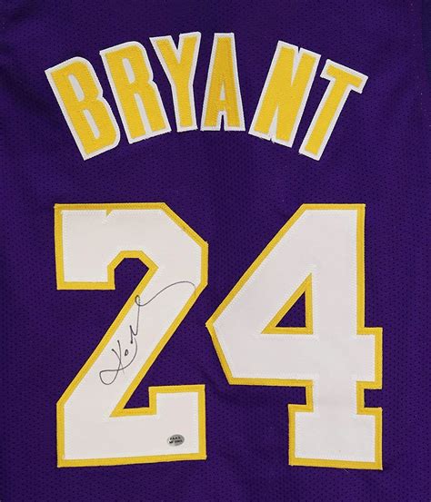 √ Signed Kobe Bryant Jersey