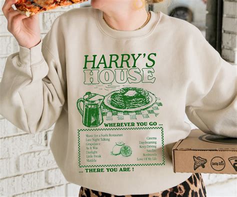 Harry's House New Album 2022 Harrys House Merch Unisex Sweatshirt - Beeteeshop