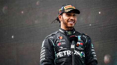 Report: Lewis Hamilton, Mercedes close to reaching new contract - CGTN