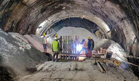 Uttarkashi tunnel collapse: Landslide hinders drilling work as rescue ...