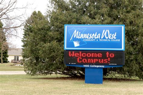 Minnesota West graduation ceremony set for Friday - The Globe | News ...