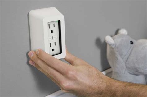 Breaker Wall Socket Turns Any Outlet into GFCI Outlet | Gadgetsin