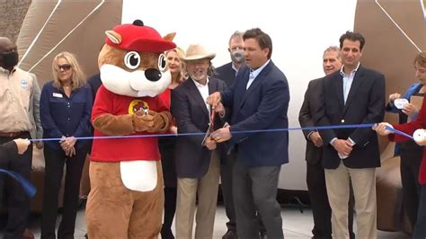 Gov. DeSantis appears at grand opening of Buc-ee's in Daytona Beach