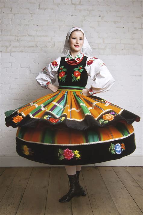 Polish Folk Costumes / Polskie stroje ludowe — A few examples of Polish ...