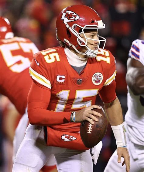 Patrick mahomes incredible touchdown toss to travis kelce sends social media into frenzy – Artofit