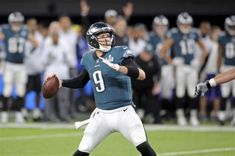 Philadelphia Eagles' Nick Foles walks fine line, explains reworked contract | PennLive.com