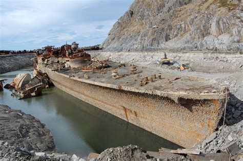 cruiser murmansk - Google Search | Abandoned ships, Abandoned places, Old boats