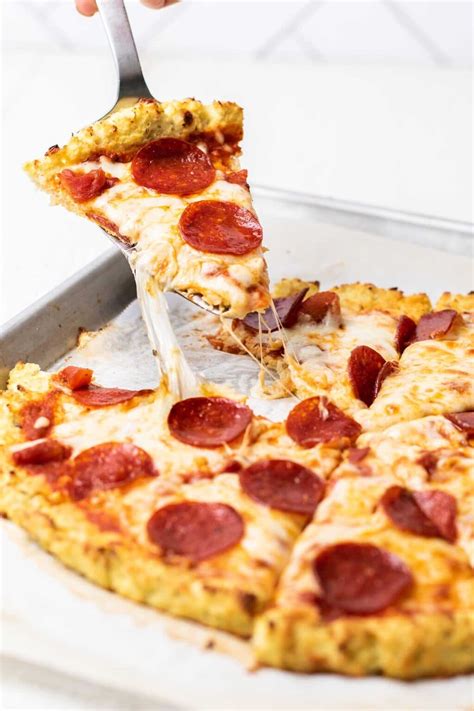 Cauliflower Pizza Crust - Low Carb Cauliflower Pizza