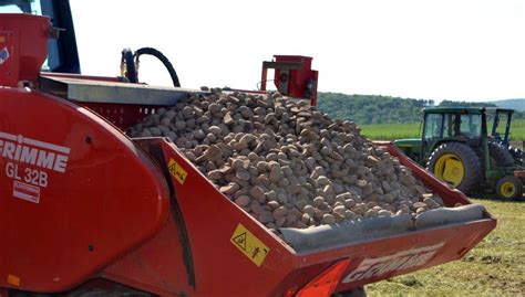 On the Road: Huntsinger Farm – Potato Planting