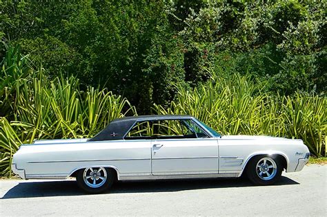 1964 Oldsmobile Starfire