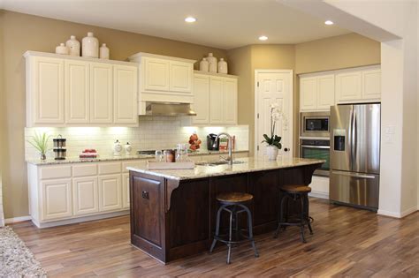 Choosing Hardwood Floor Color For Kitchen – Flooring Ideas