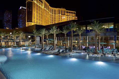 Hilton Grand Vacations Club Elara Center Strip Las Vegas Reviews, Deals ...