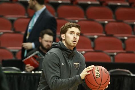 Purdue Basketball: Ryan Cline Steps to the Stage - Hammer and Rails