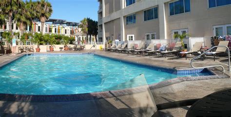 Santa Monica DoubleTree Hotel Pool August 2009 | Pool Santa … | Flickr