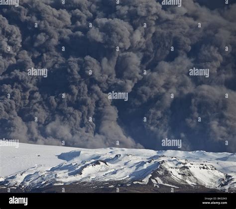 Volcanic Ash Cloud from Eyjafjallajokull Volcano Eruption, Iceland ...