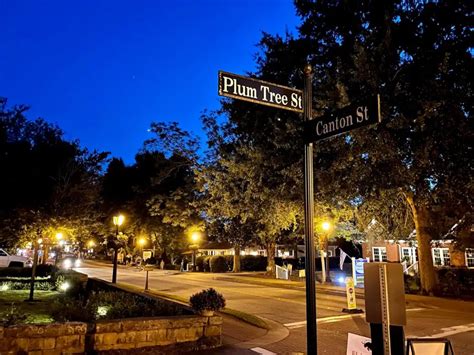 Downtown Roswell, Georgia: The Best Restaurants, Shops & Parks - Little ...