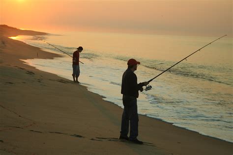 File:Fishing South Beach - early morning low tide - Katama during fishing derby on Martha's ...