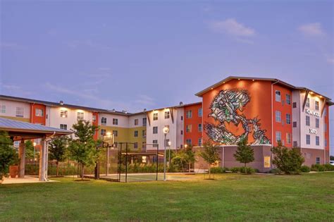 Homewood Suites Pet-Friendly Hotels in Bastrop, TX - Find Hotels - Hilton