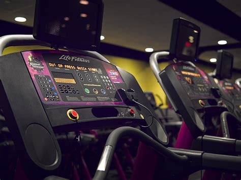 How to Use Planet Fitness Treadmill - Grooming Wise