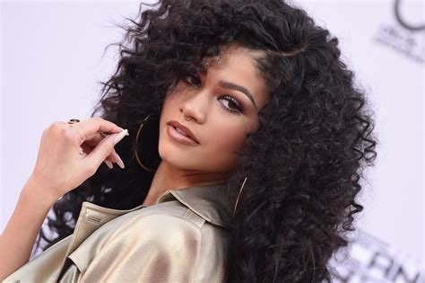 Zendaya Reveals Her 4 Favorite Natural Hair Looks - Essence