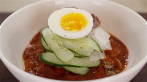 Bibim Naengmyeon (Korean Spicy Cold Noodles) - Aaron and Claire