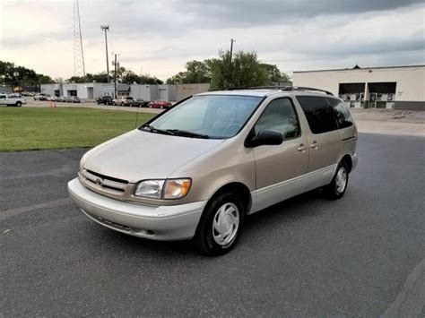 Used 2000 Toyota Sienna XLE for Sale (with Photos) - CarGurus