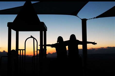 Take Great Silhouette Photographs Of Your Kids At Sunset! - creative jewish mom