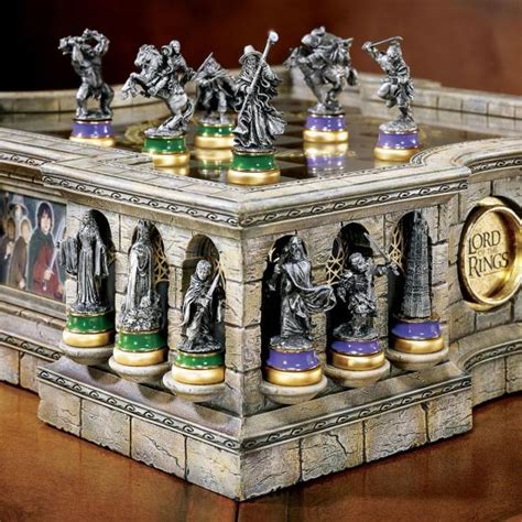 I want one - Lord of the Rings themed chess set - Luxurylaunches