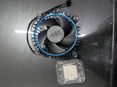 Intel i7 6700k (4c/8t) + intel cooler