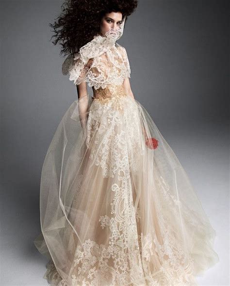 Bridal Fashion Shows | Wedding dresses vera wang, Short lace wedding dress, Wedding gowns