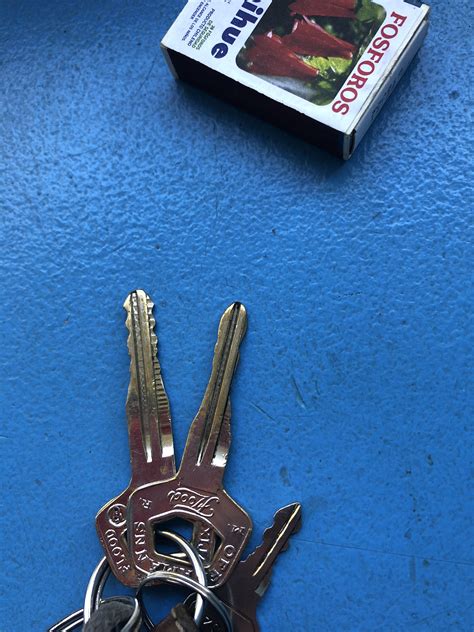 The replacement key (new) vs the original key with 27 years of use : r ...