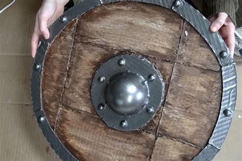 Tutorial: How to Make "Wooden" Shield for Costumes