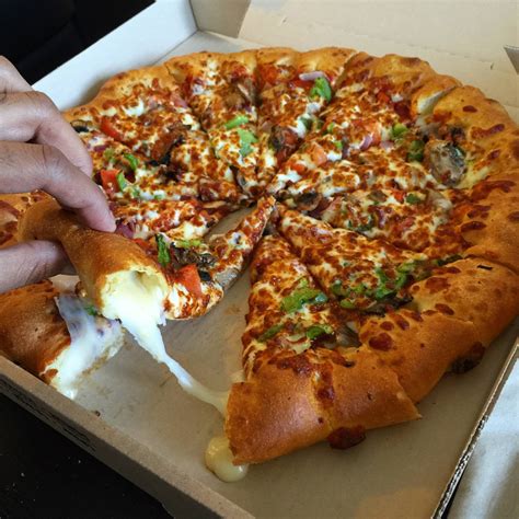 5 Cheese stuffed crust Veggie lovers pizza from Pizza Hut : r/Pizza