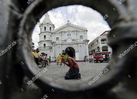 Filipino Flagellant Prays He Whips His Editorial Stock Photo - Stock ...