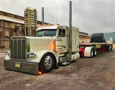 Peterbilt 389 | Diesel pickup trucks, Big trucks, Big rig trucks