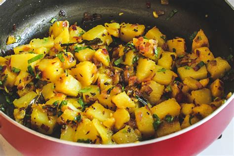 Batata Bhaji Recipe (Maharashtrian Potato Bhaji)