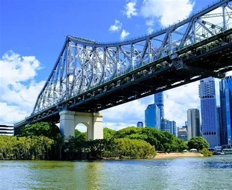 3.5-Hour Brisbane River Cruise to Lunch Experience