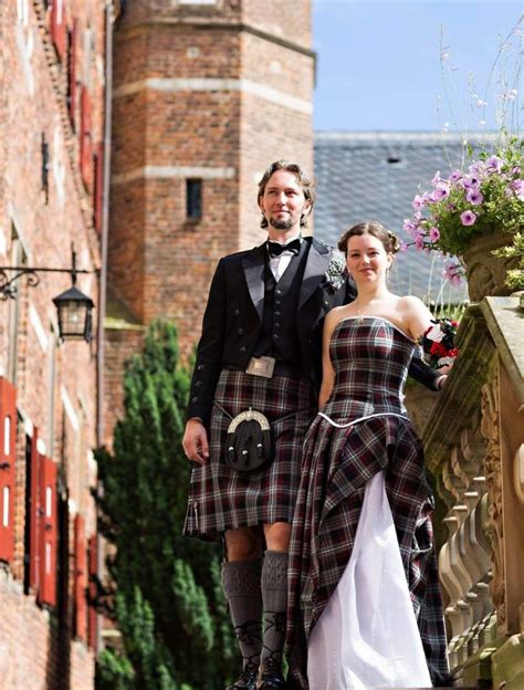 Pin by Carola Jungwirth on Hochzeit | Tartan wedding dress, Tartan ...