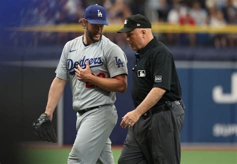 Freddie Freeman, Dodgers deliver defeat to Rays | Reuters