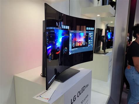 LG OLED Flex Preview | Trusted Reviews