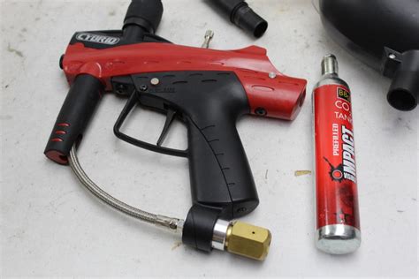 Cybrid Paintball Gun With Canister, Co2 Tank And Paintballs 4 Pieces ...